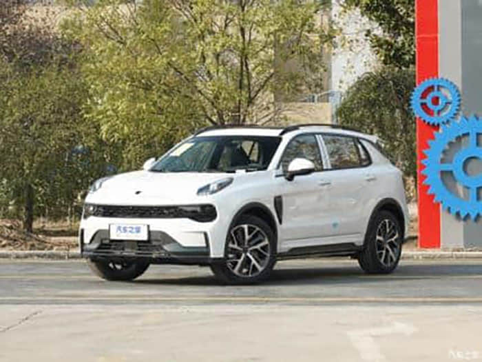 多少钱你会买！小米汽车SU7最快月底发布：外形回头率高 雷军怕卖太火