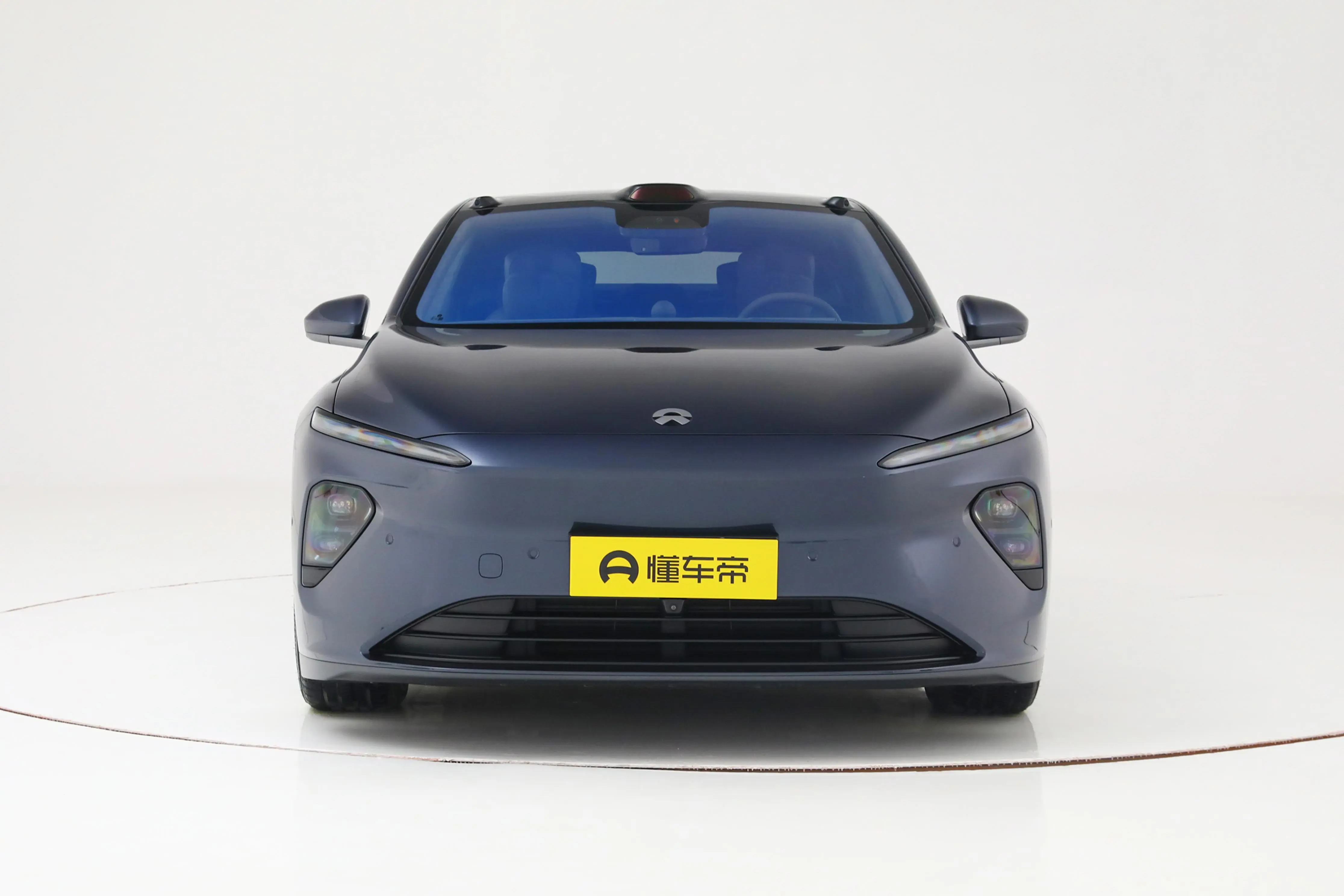 中大型豪华轿车，双电机四驱+3.8秒破百，带激光雷达，续航665km