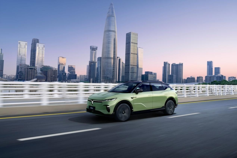 岚图知音17.99万起售,逼停Model Y、掀翻蔚小理