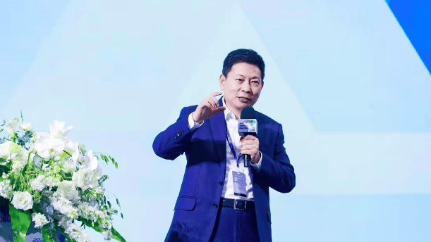 华为余承东:2024年交付量超43万辆,鸿蒙智行扭亏为盈!
